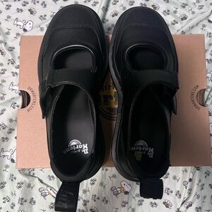 Dr. Martens indica platforms